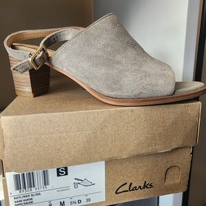 Clarks Women's Sage Suede Slingback Heels Size 8